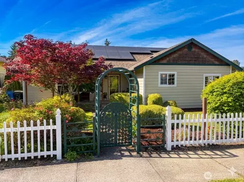 260 Lincoln Ave E, Tenino, WA 98589