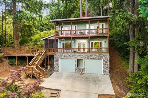 61 Louise View Dr, Bellingham, WA 98229
