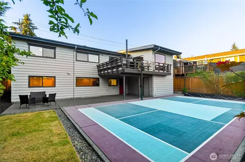 4015 NE 70th St, Seattle, WA 98115