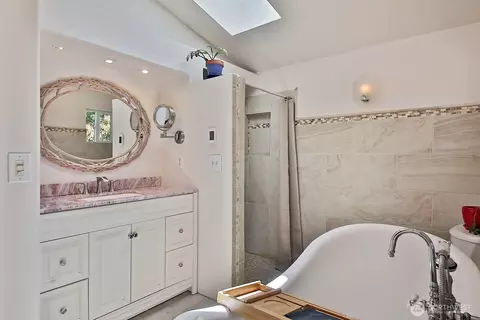 Bath - 3370 E Harbor Rd, Langley, WA 98260 photo 1 of 4