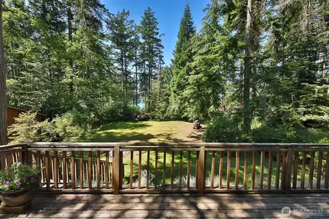 Exterior - 3370 E Harbor Rd, Langley, WA 98260 photo 4 of 11