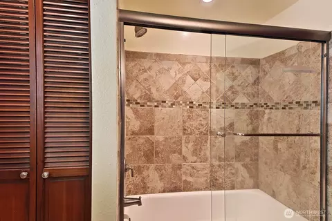 Bath - 3370 E Harbor Rd, Langley, WA 98260 photo 3 of 4
