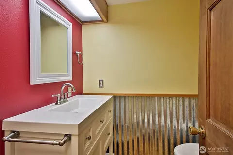 Bath - 3370 E Harbor Rd, Langley, WA 98260 photo 4 of 4