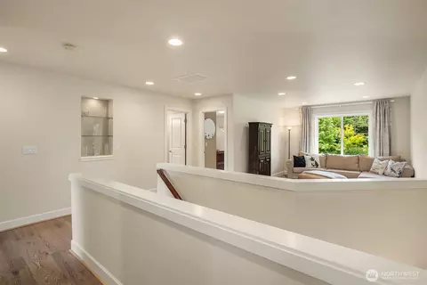 Entry Way - 15016 97th Ave NE, Bothell, WA 98011 photo 2 of 2