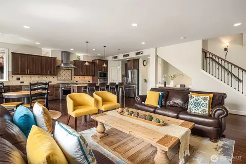 Living - 15016 97th Ave NE, Bothell, WA 98011 photo 4 of 6