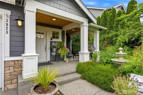 Exterior - 3923 221st St SE, Bothell, WA 98021 photo 2 of 8
