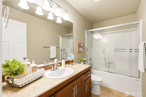 Bath - 3923 221st St SE, Bothell, WA 98021 photo 4 of 4