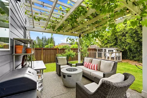Exterior - 3923 221st St SE, Bothell, WA 98021 photo 4 of 8