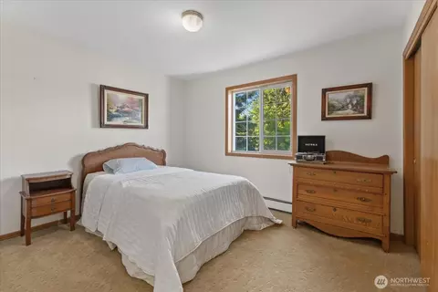 Bedroom - 22285 Cully Rd, Sedro Woolley, WA 98284 photo 3 of 3
