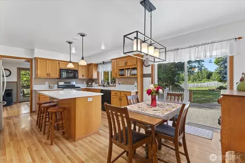 Kitchen - 22285 Cully Rd, Sedro Woolley, WA 98284 photo 1 of 2