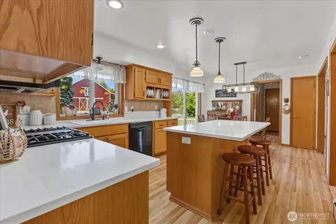 Kitchen - 22285 Cully Rd, Sedro Woolley, WA 98284 photo 2 of 2