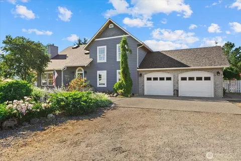 Exterior - 22285 Cully Rd, Sedro Woolley, WA 98284 photo 4 of 8