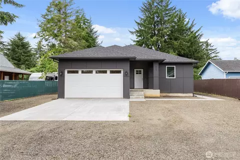 811 Vagabond Ave, Ocean Shores, WA 98569