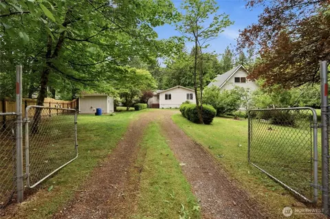 4236 Locker Rd SE, Port Orchard, WA 98366