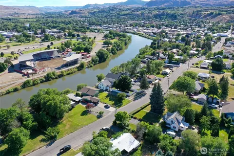534 Dewberry Ave E, Omak, WA 98841