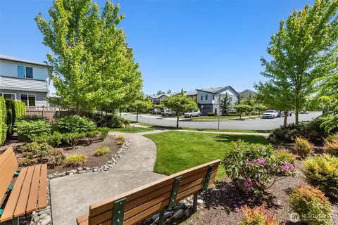 Exterior - 19409 36th Ave SE #D, Bothell, WA 98012 photo 3 of 4