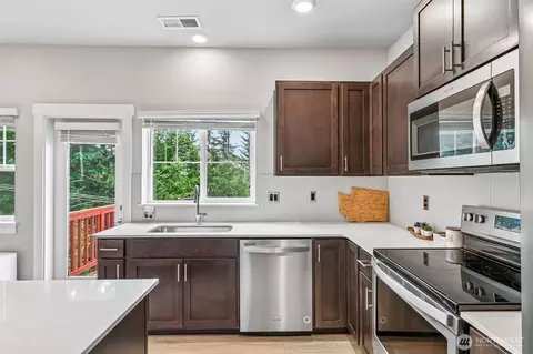 Kitchen - 1621 Seattle Hill Rd #HH2, Bothell, WA 98012 photo 3 of 5
