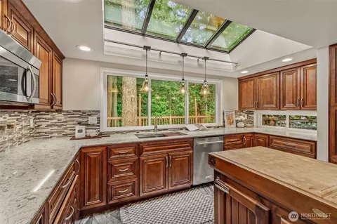 Kitchen - 10554 NE 150th Ct, Bothell, WA 98011 photo 3 of 6