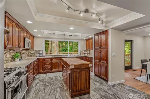 Kitchen - 10554 NE 150th Ct, Bothell, WA 98011 photo 2 of 6