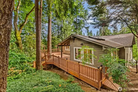 Exterior - 10554 NE 150th Ct, Bothell, WA 98011 photo 2 of 8