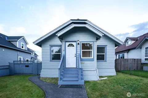 Exterior - 2218 Summit Ave, Everett, WA 98201 photo 3 of 8