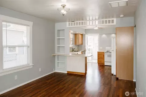 Living - 2218 Summit Ave, Everett, WA 98201 photo 1 of 5