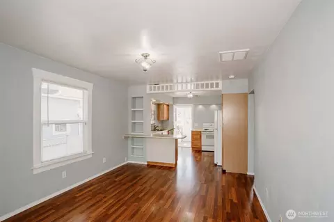 Living - 2218 Summit Ave, Everett, WA 98201 photo 3 of 5