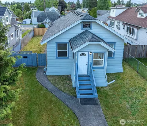Exterior - 2218 Summit Ave, Everett, WA 98201 photo 7 of 8