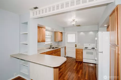 Kitchen - 2218 Summit Ave, Everett, WA 98201 photo 1 of 4