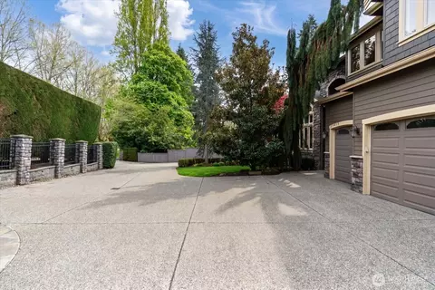 Exterior - 19415 100th Ave NE, Bothell, WA 98011 photo 4 of 6