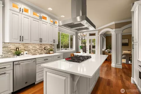 Kitchen - 19415 100th Ave NE, Bothell, WA 98011 photo 3 of 4