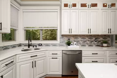 Kitchen - 19415 100th Ave NE, Bothell, WA 98011 photo 2 of 4