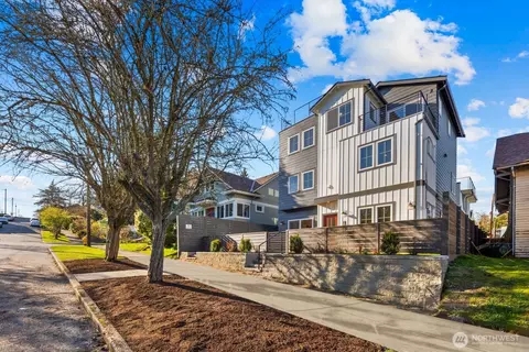 1004 N 48th St, Seattle, WA 98103