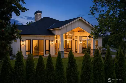 8636 Ashbury Ct, Blaine, WA 98230