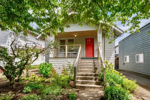 906 19th Ave, Seattle, WA 98122