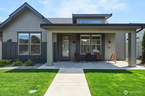 913 Racine Springs Dr, Wenatchee, WA 98801