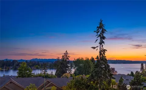 4218 92nd Ave NE, Yarrow Point, WA 98004