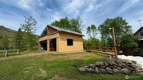 1066 Ellemeham Mountain Rd #A, Oroville, WA 98844