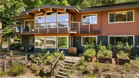 4000 SW Myrtle St, Seattle, WA 98136