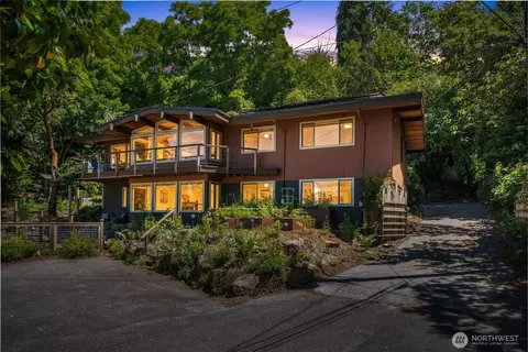 4000 SW Myrtle St, Seattle, WA 98136