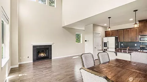 Living - 16533 2nd Park SE, Bothell, WA 98012 photo 1 of 2
