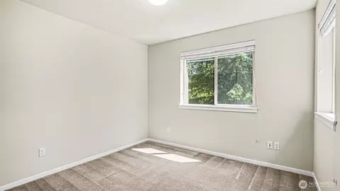 Bedroom - 16533 2nd Park SE, Bothell, WA 98012 photo 5 of 6