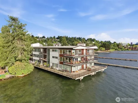 6201 Lake Washington Blvd NE #307, Kirkland, WA 98033