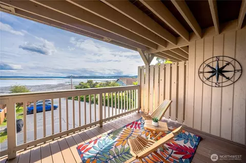 1199 9th Ave #204, Oak Harbor, WA 98277