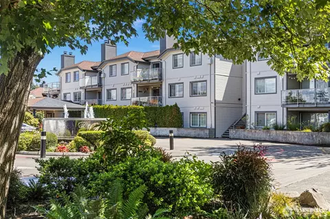 2760 76th Ave SE #407, Mercer Island, WA 98040