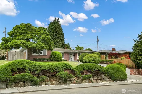 Exterior - 4828 Rucker Ave, Everett, WA 98203 photo 2 of 13
