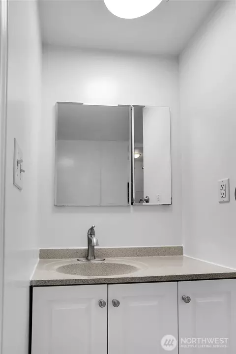 Bath - 4828 Rucker Ave, Everett, WA 98203 photo 3 of 4