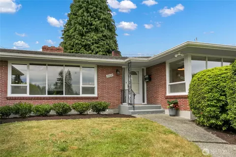 Exterior - 4828 Rucker Ave, Everett, WA 98203 photo 3 of 13