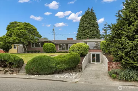 4828 Rucker Ave, Everett, WA 98203