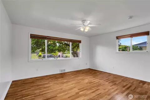 Living - 4828 Rucker Ave, Everett, WA 98203 photo 6 of 8